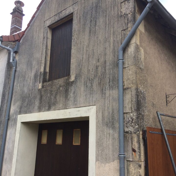 Façade avant nettoyage